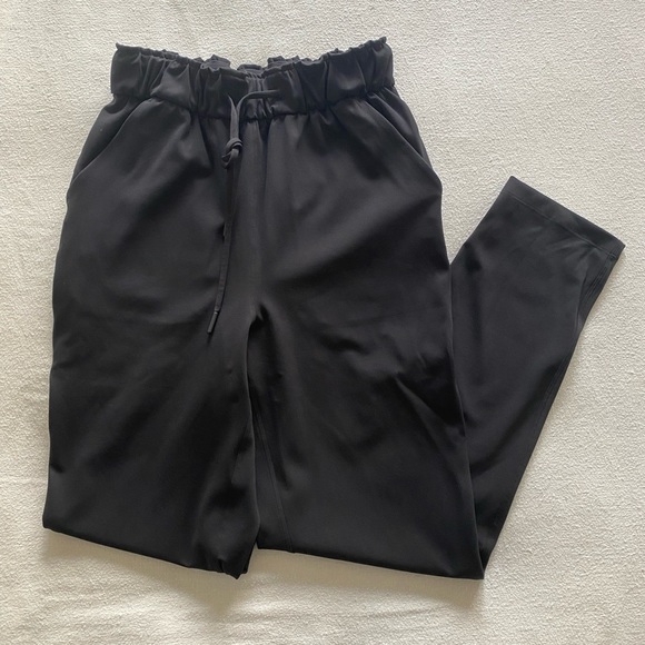 Lululemon | Stretch High Rise Pant 7/8 Length in black - Picture 2 of 6